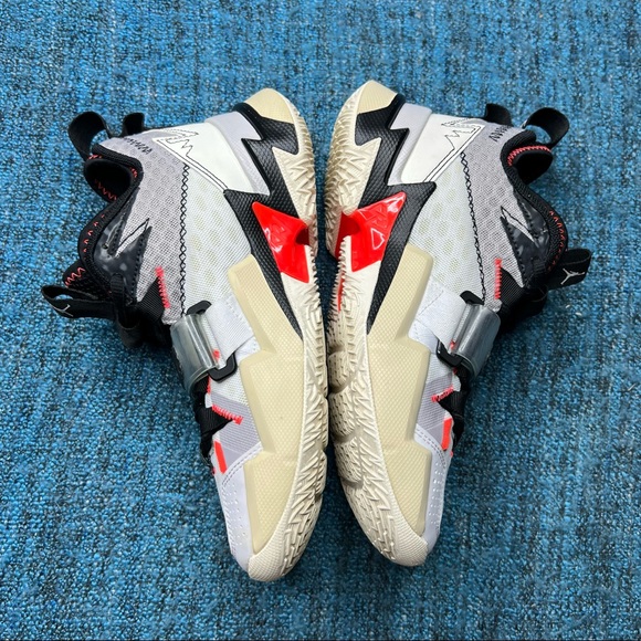 Jordan Why Not Zer0.3 GS Sneakers in White Black Crimson - Picture 5 of 9